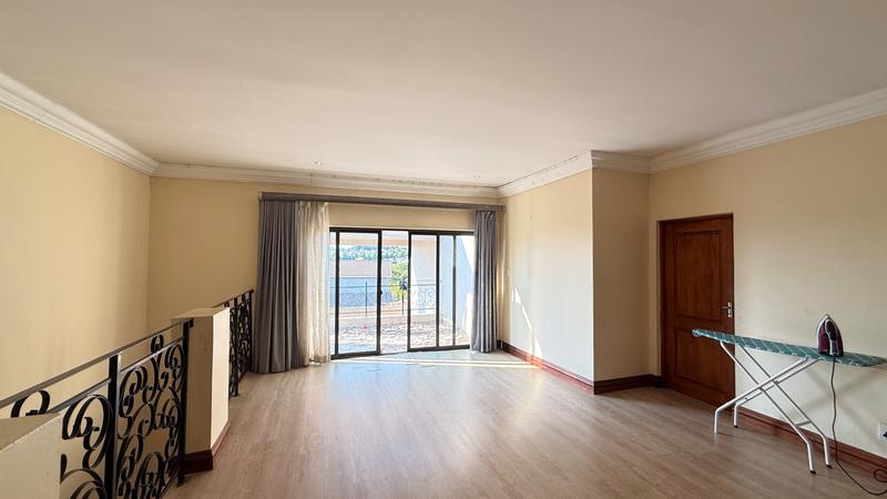 To Let 6 Bedroom Property for Rent in Broadacres Gauteng