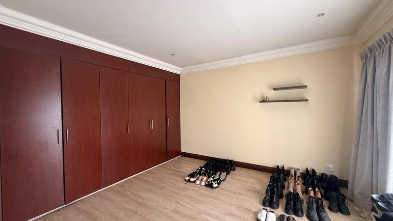 To Let 6 Bedroom Property for Rent in Broadacres Gauteng