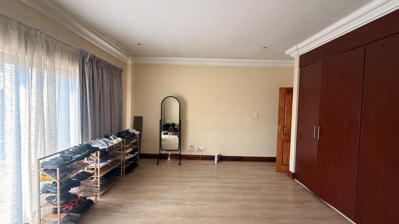 To Let 6 Bedroom Property for Rent in Broadacres Gauteng