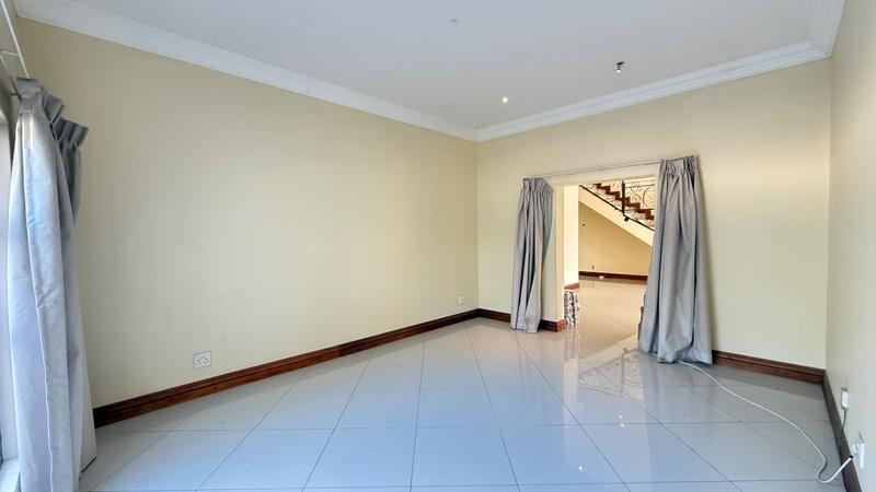 To Let 6 Bedroom Property for Rent in Broadacres Gauteng