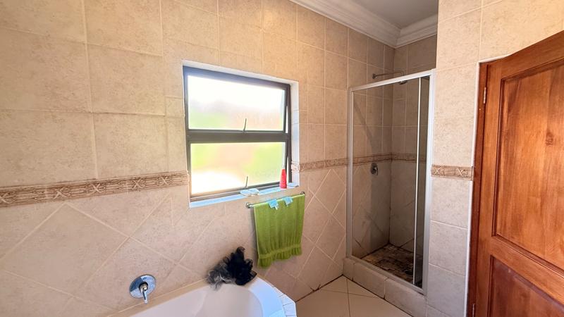 To Let 6 Bedroom Property for Rent in Broadacres Gauteng