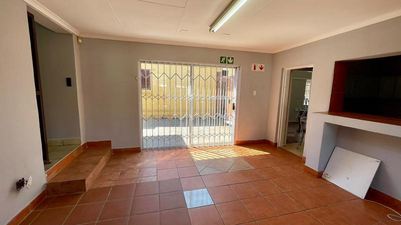 To Let 5 Bedroom Property for Rent in Discovery Gauteng