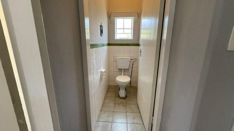 To Let 5 Bedroom Property for Rent in Discovery Gauteng