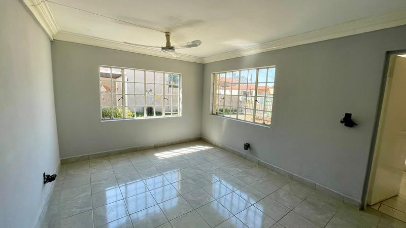 To Let 5 Bedroom Property for Rent in Discovery Gauteng