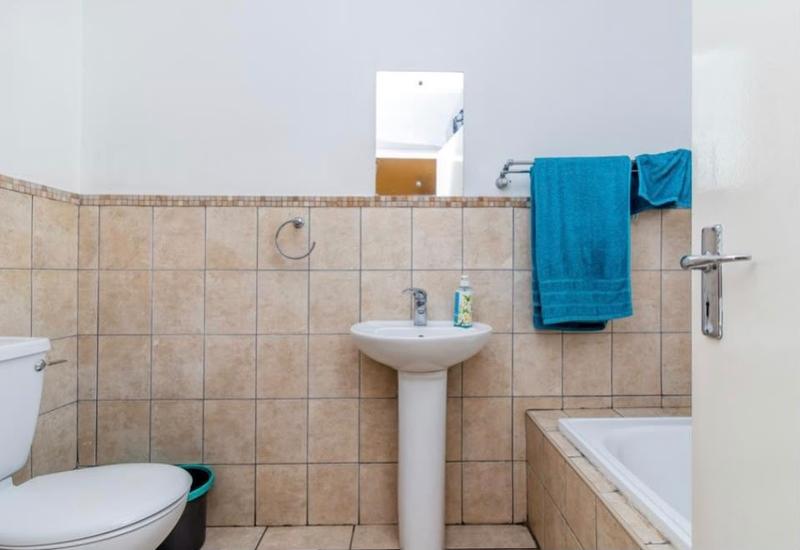 To Let 2 Bedroom Property for Rent in Noordwyk Gauteng