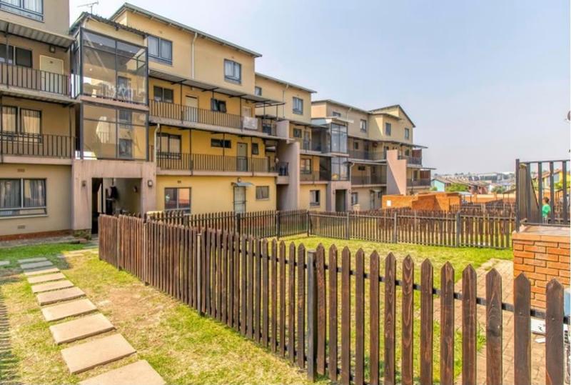 To Let 2 Bedroom Property for Rent in Noordwyk Gauteng