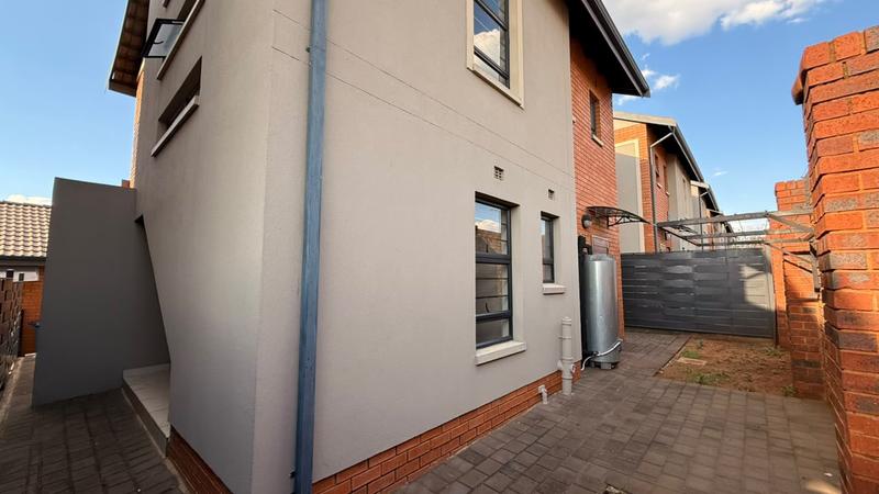 To Let 3 Bedroom Property for Rent in Roodeplaat Gauteng