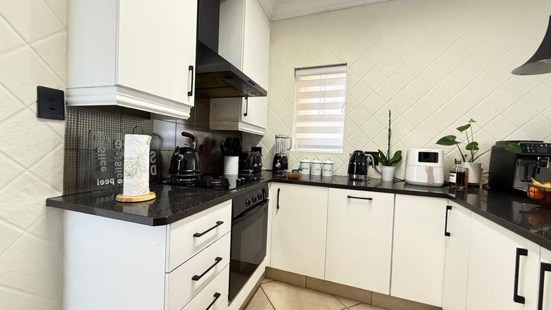 To Let 3 Bedroom Property for Rent in Thatchfield Estate Gauteng