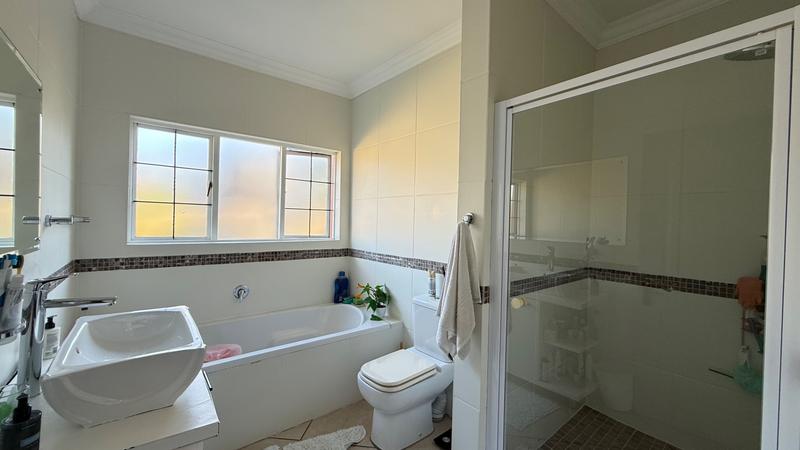 To Let 3 Bedroom Property for Rent in Thatchfield Estate Gauteng