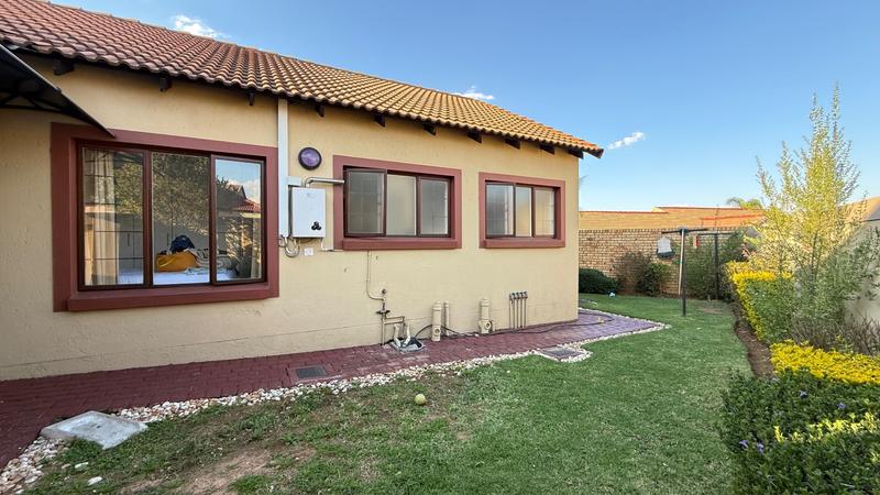 To Let 3 Bedroom Property for Rent in Thatchfield Estate Gauteng