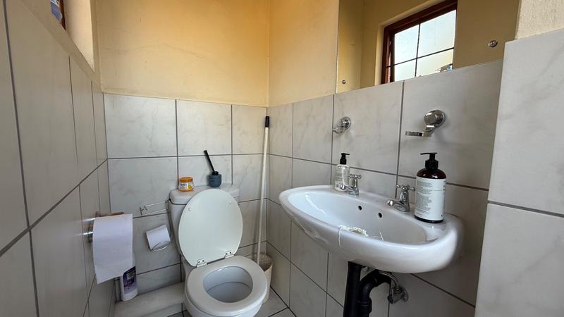 To Let 3 Bedroom Property for Rent in Thatchfield Estate Gauteng