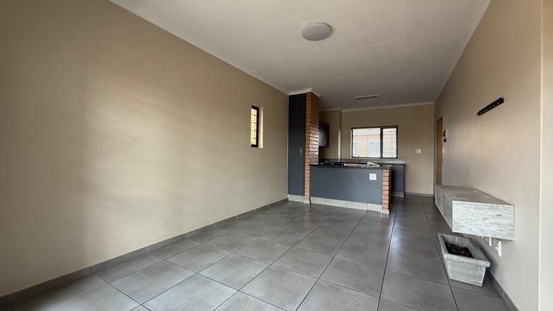 To Let 2 Bedroom Property for Rent in Vorna Valley Gauteng