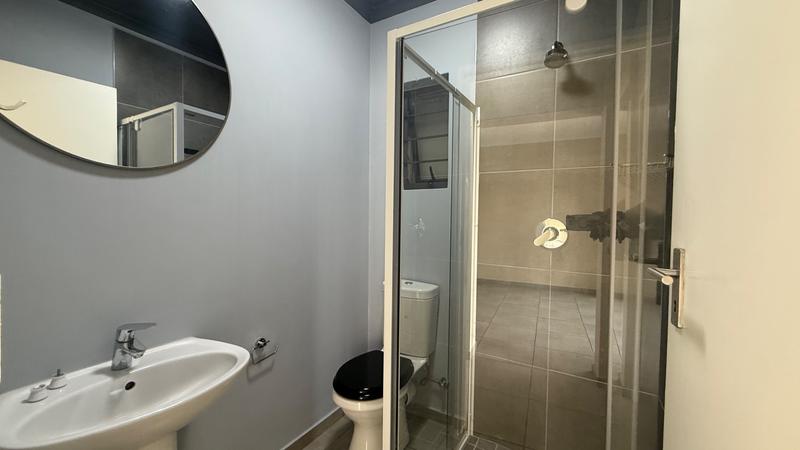 To Let 2 Bedroom Property for Rent in Vorna Valley Gauteng