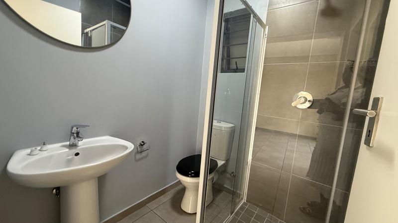 To Let 2 Bedroom Property for Rent in Vorna Valley Gauteng