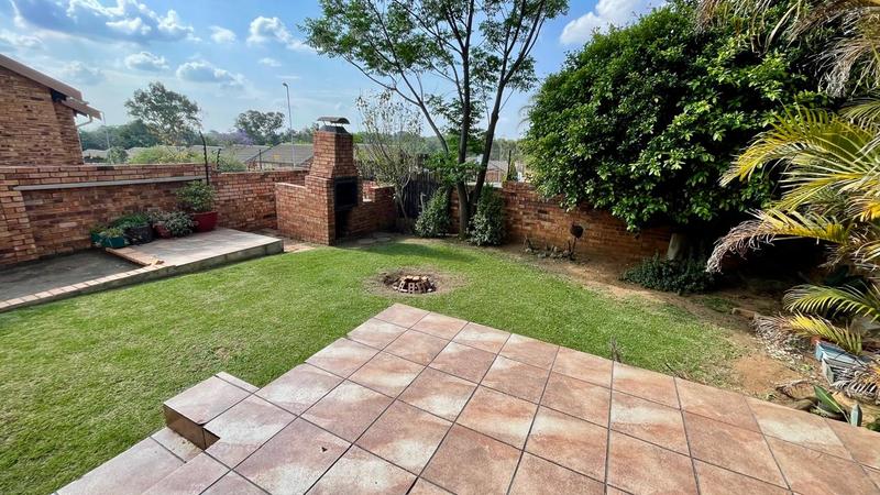 To Let 3 Bedroom Property for Rent in Wilgeheuwel Gauteng