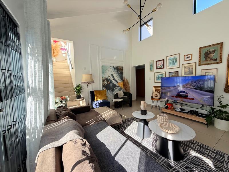 4 Bedroom Property for Sale in Carlswald Gauteng