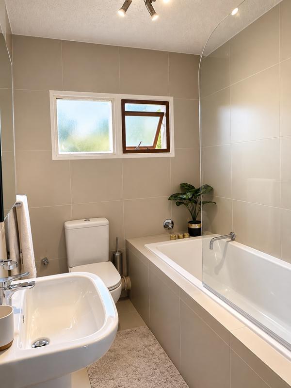 2 Bedroom Property for Sale in Morningside Gauteng