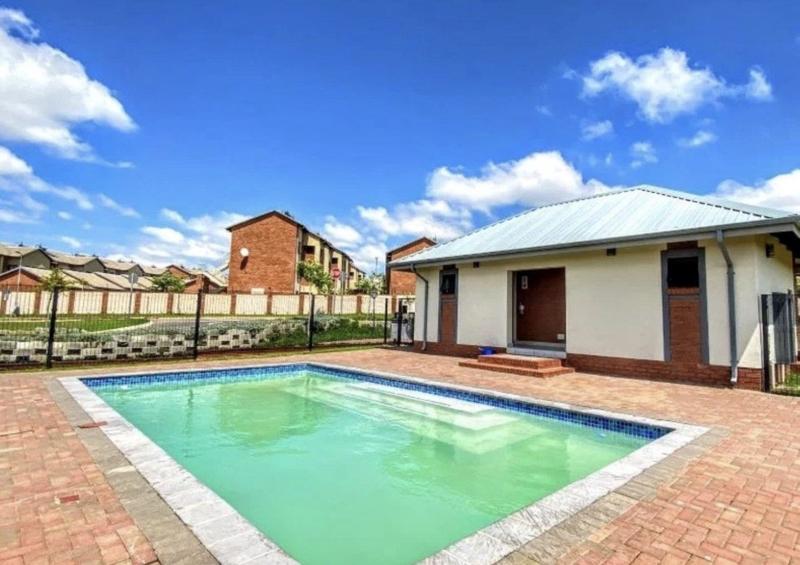 2 Bedroom Property for Sale in Noordwyk Gauteng