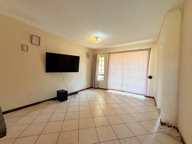 2 Bedroom Property for Sale in Noordwyk Gauteng