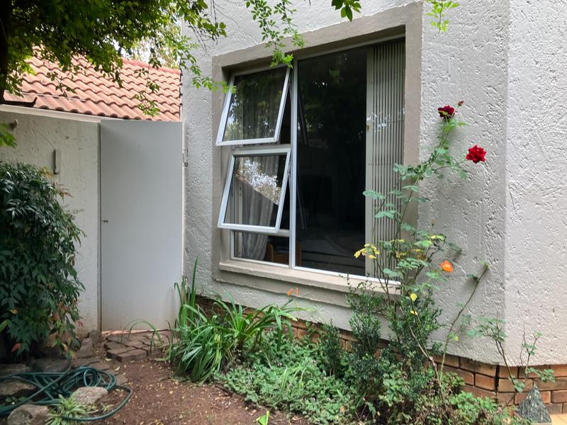 2 Bedroom Property for Sale in Oaklands Gauteng
