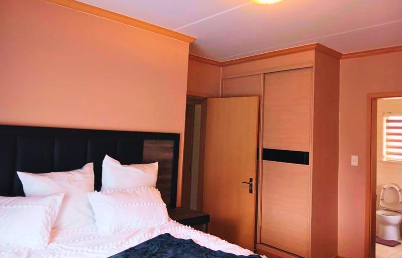 To Let 2 Bedroom Property for Rent in Broadacres Gauteng