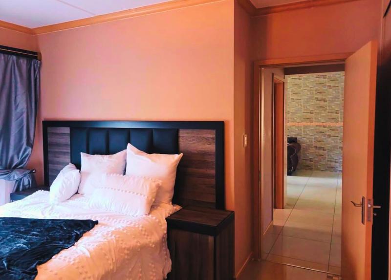 To Let 2 Bedroom Property for Rent in Broadacres Gauteng