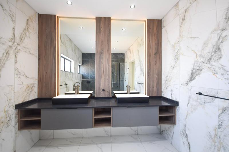 5 Bedroom Property for Sale in Fountainbrook Estate Gauteng