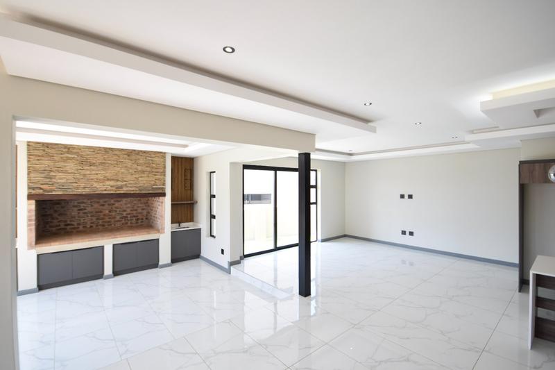 5 Bedroom Property for Sale in Fountainbrook Estate Gauteng