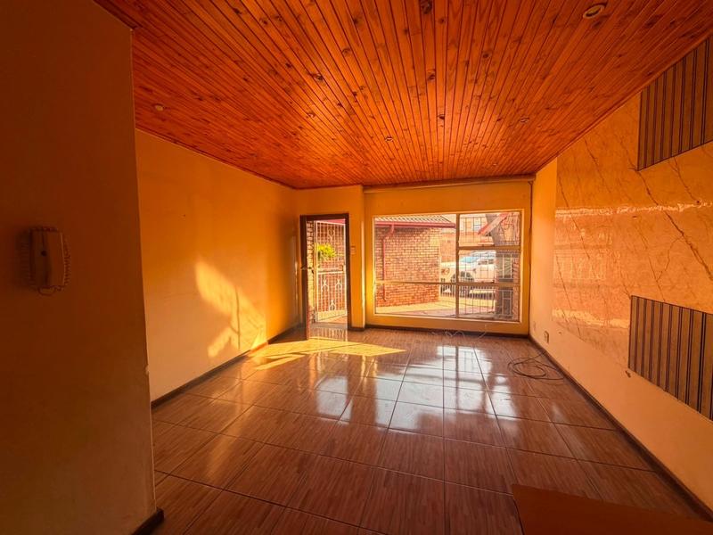 2 Bedroom Property for Sale in Vanderbijlpark CW 3 Gauteng