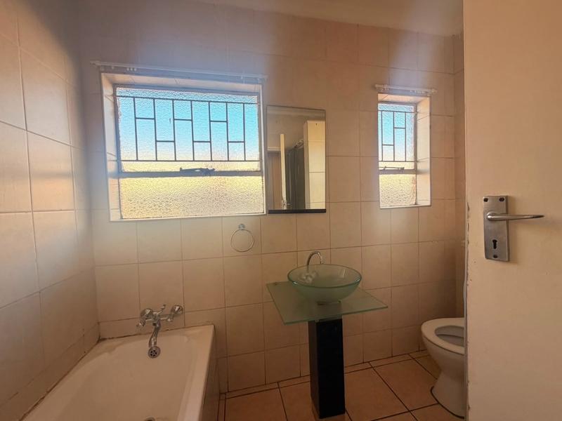 2 Bedroom Property for Sale in Vanderbijlpark CW 3 Gauteng