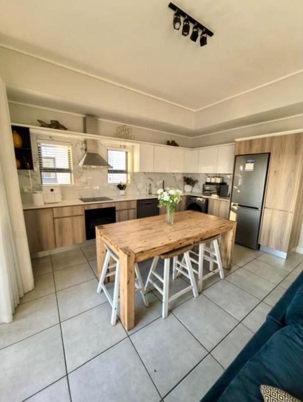 To Let 2 Bedroom Property for Rent in Waterfall Gauteng