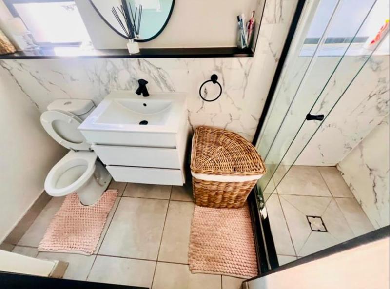 To Let 2 Bedroom Property for Rent in Waterfall Gauteng