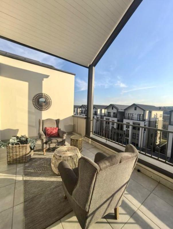 To Let 2 Bedroom Property for Rent in Waterfall Gauteng