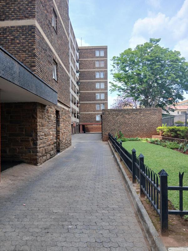 To Let 1 Bedroom Property for Rent in Sunnyside Gauteng