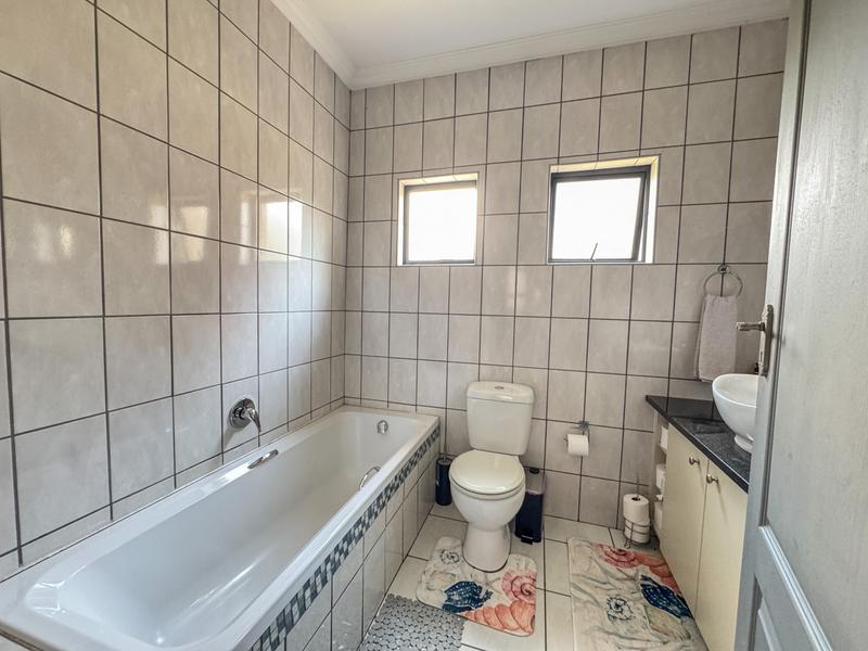 3 Bedroom Property for Sale in Midstream Hill Gauteng