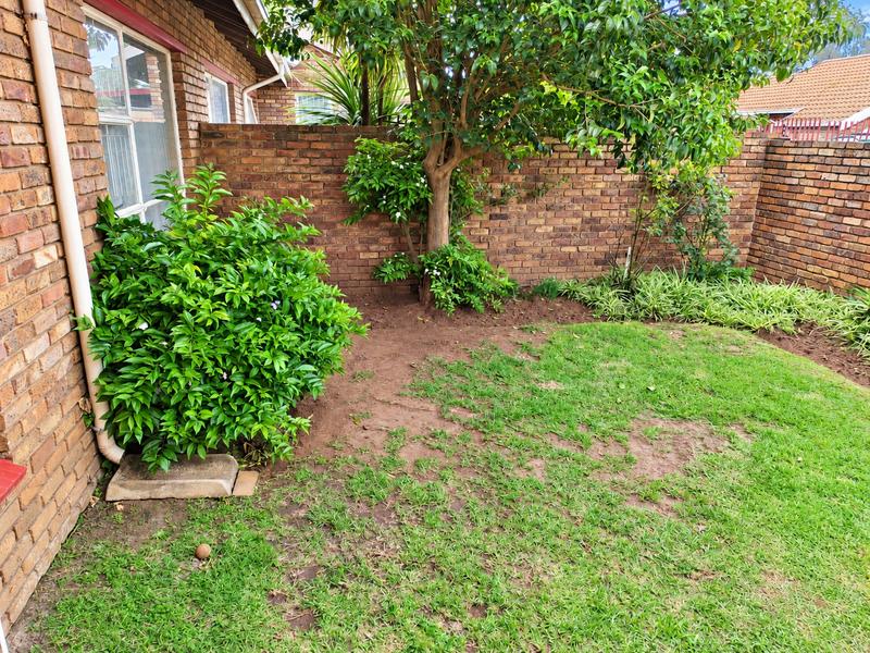 To Let 3 Bedroom Property for Rent in Petersfield Gauteng