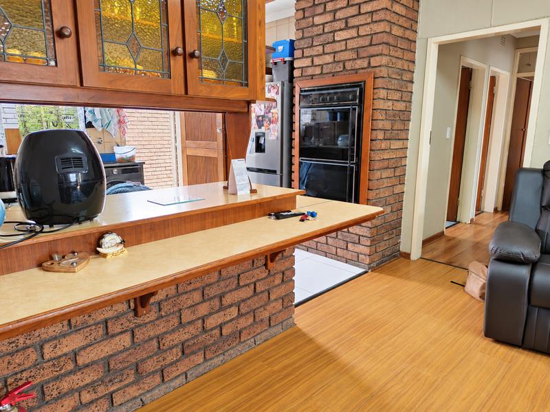 To Let 3 Bedroom Property for Rent in Petersfield Gauteng