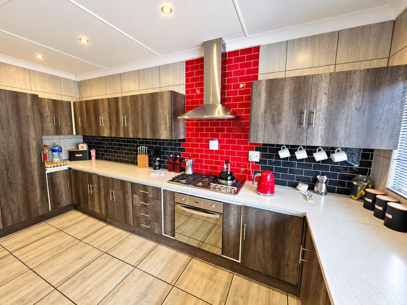 3 Bedroom Property for Sale in Glen Marais Gauteng
