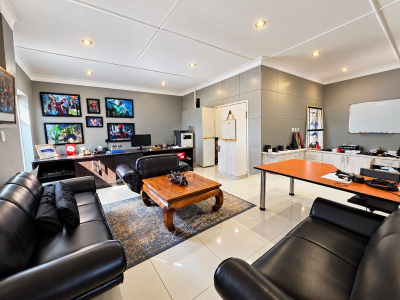 3 Bedroom Property for Sale in Glen Marais Gauteng