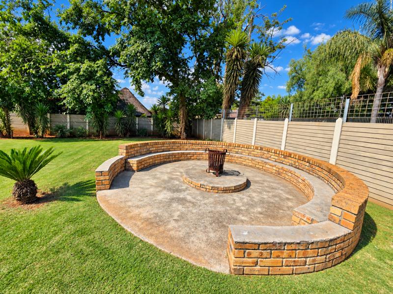 3 Bedroom Property for Sale in Glen Marais Gauteng