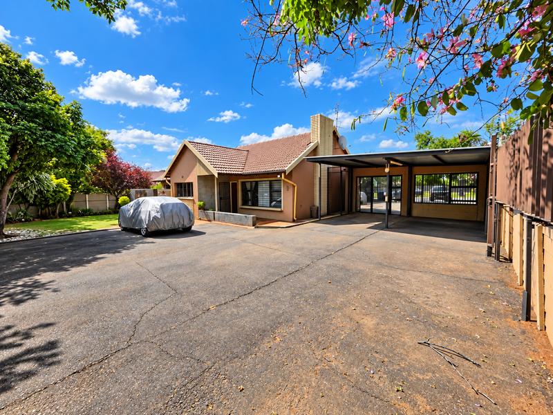 3 Bedroom Property for Sale in Glen Marais Gauteng
