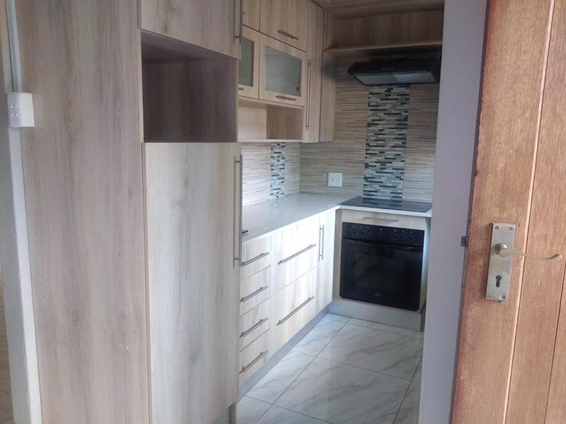 2 Bedroom Property for Sale in Rooihuiskraal North Gauteng