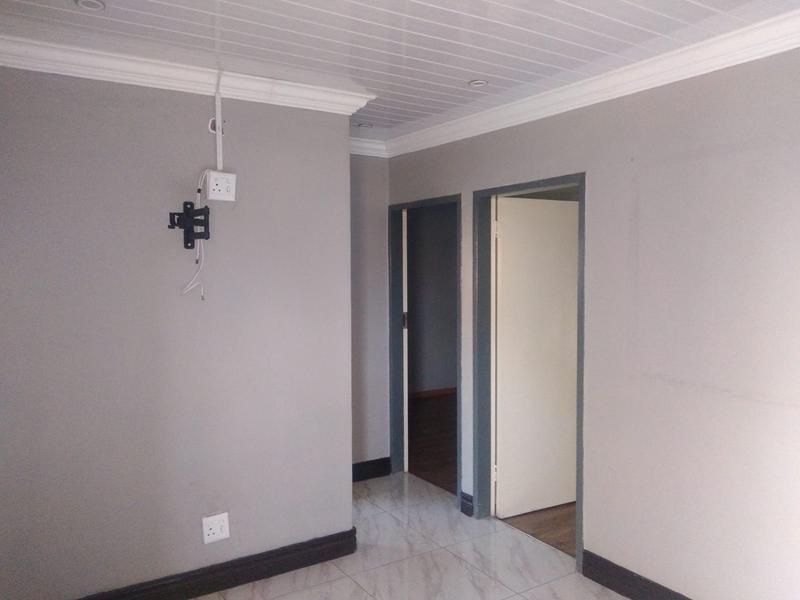 2 Bedroom Property for Sale in Rooihuiskraal North Gauteng