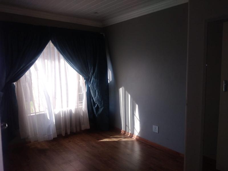 2 Bedroom Property for Sale in Rooihuiskraal North Gauteng