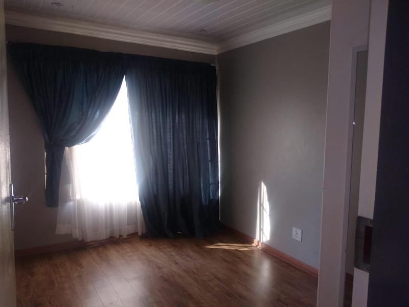 2 Bedroom Property for Sale in Rooihuiskraal North Gauteng