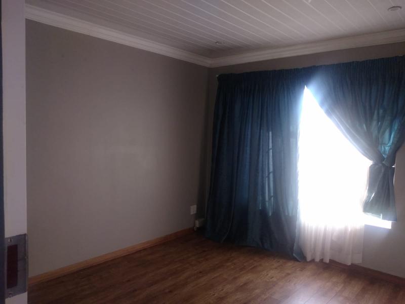 2 Bedroom Property for Sale in Rooihuiskraal North Gauteng