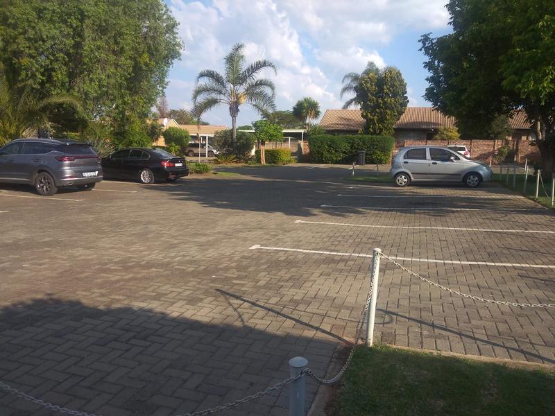 2 Bedroom Property for Sale in Rooihuiskraal North Gauteng