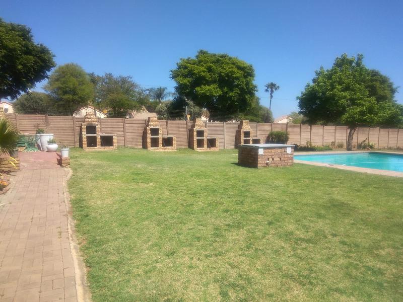 2 Bedroom Property for Sale in Rooihuiskraal North Gauteng