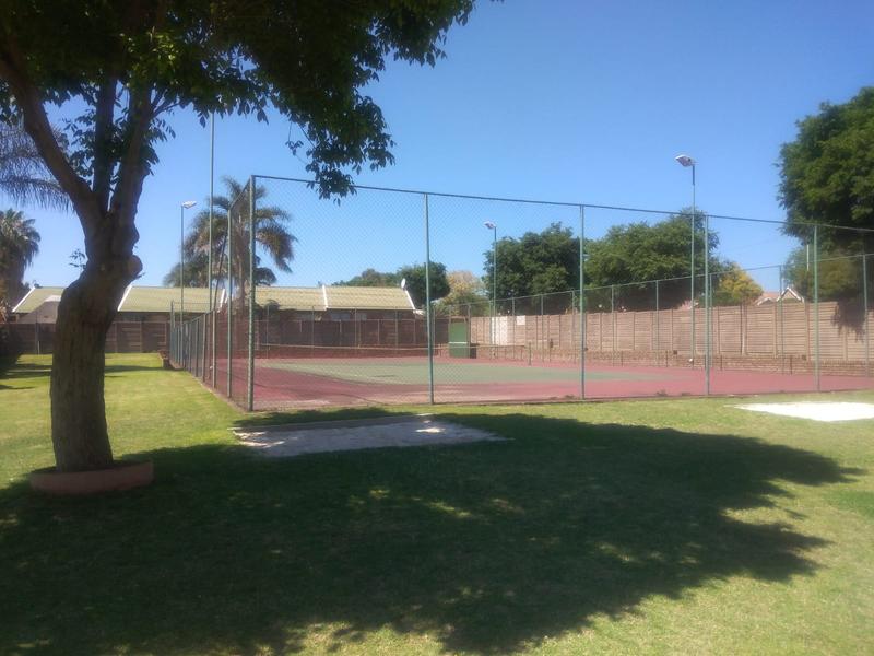 2 Bedroom Property for Sale in Rooihuiskraal North Gauteng