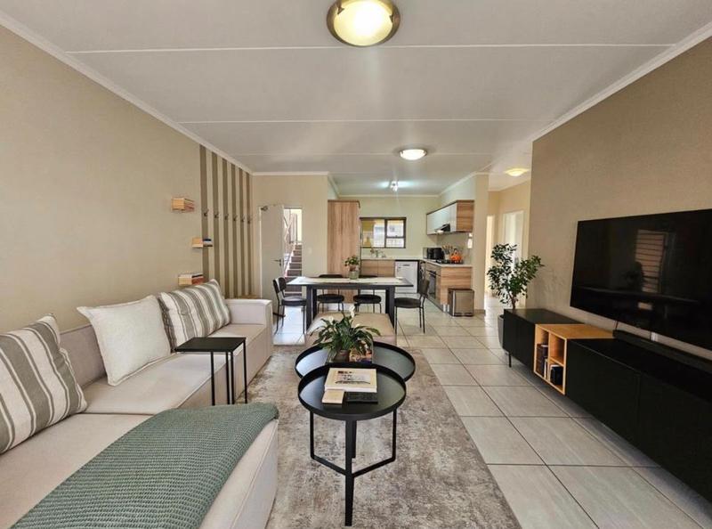 To Let 2 Bedroom Property for Rent in Waterfall Gauteng